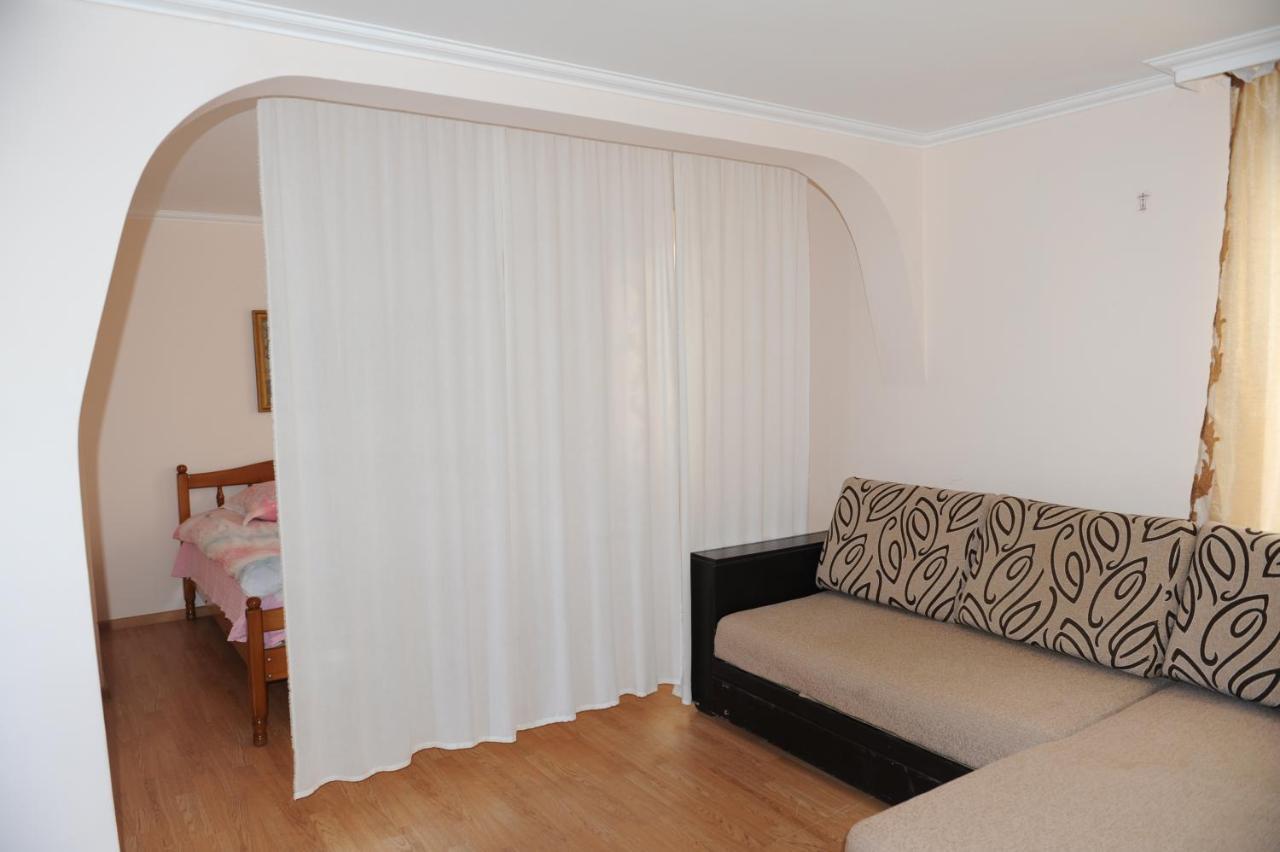 Apartment On Prospekt Mira 71 苏呼米 外观 照片